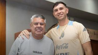 El mensaje del Chiqui Tapia al Dibu Martínez: Vas a volver más fuerte que nunca