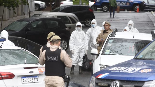 Personal policial y de Gendarmería acudió a la zona de Tucumán y avenida Belgrano al escuchar el disparo.