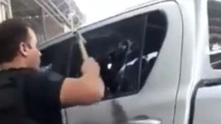 Un nene encerrado en una camioneta  fue rescatado por la policía