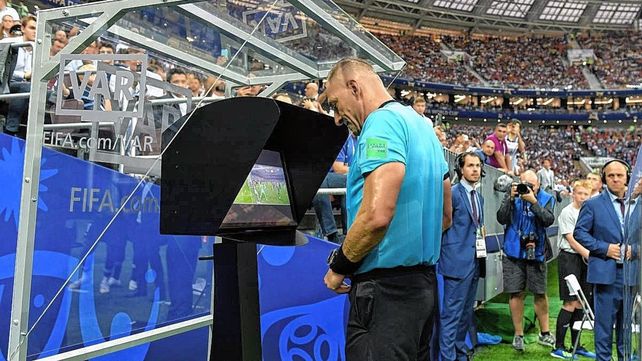 El VAR llegará a los partidos de Primera División cuando la AFA se haga cargo de su costo.