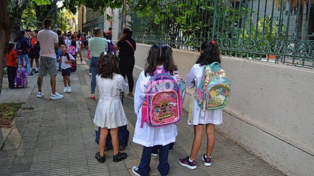 El ministro de Educación José Goity sobre el paro docente: Yo le digo a los padres que manden los chicos a la escuela El ministro de Educación José Goity sobre el paro docente: Yo le digo a los padres que manden los chicos a la escuela