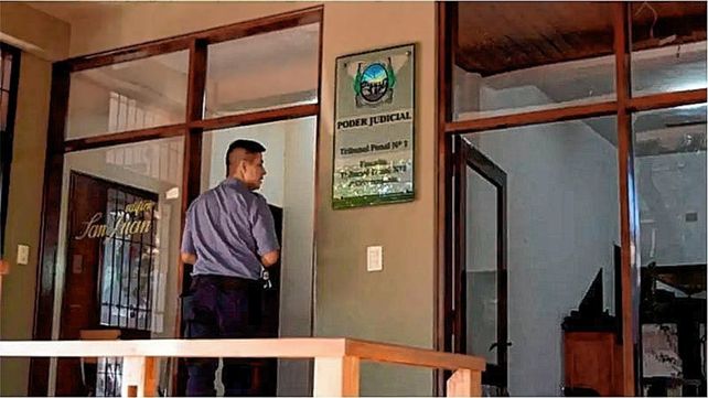 Misiones: llevaba a su hijastra a pescar para violarla y la embarazó tres veces