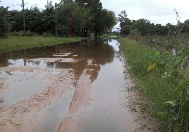 Otra de las vistas de Arroyo Leyes con las calles totalmente anegadas.