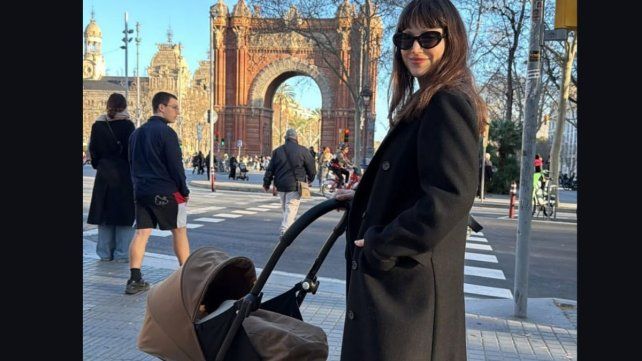 Úrsula Corberó compartió la primera imagen del Chino Darín junto a su hijo
