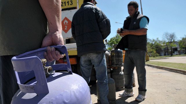 Continúa la venta de garrafas de gas a precio diferencial en distintos puntos de la ciudad