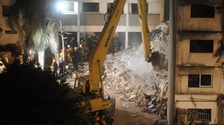 Siguen buscando sin tregua a once desaparecidos en la explosión