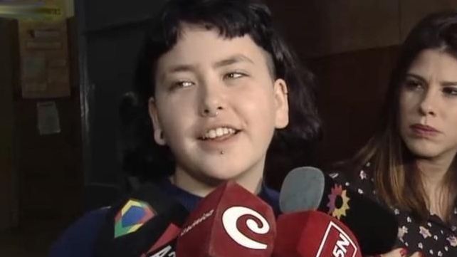 Corpiñazo para repudiar la sanción a una alumna por no usar corpiño