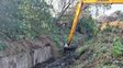 Ante el alerta por lluvias, refuerzan la limpieza de desagües y canales para evitar anegamiento en Santa Fe