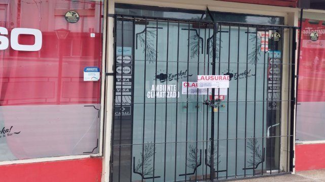 Decomisaron alimentos de un bar porque violó la clausura dispuesta por el municipio