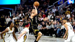 Golden State venció a New Orleans y se ubicó en zona de los playoffs en la NBA