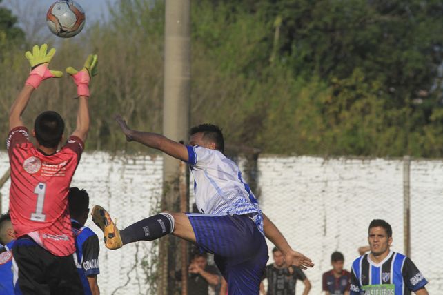 Sportivo se adueñó del clásico en La Floresta frente a Peñarol