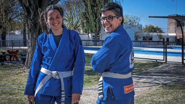Tamara Bolzán y Antonella Bello se preparan para el Mundial de jiu jitsu.