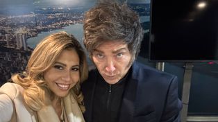 La principal referente de LLA en Santa Fe, la diputada nacional Romina Diez, junto al presidente Javier Milei.