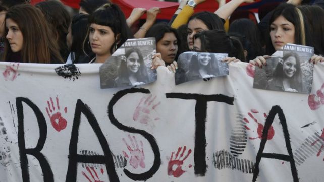 Hallaron manchas de sangre, cabellos y ropa de mujer en casa de un detenido por el homicidio de Anahí
