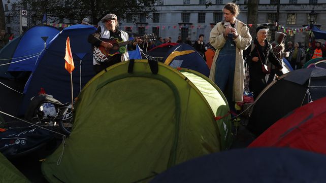 Manifestantes en Londres piden acciones urgentes para contrarrestar el calentamiento global