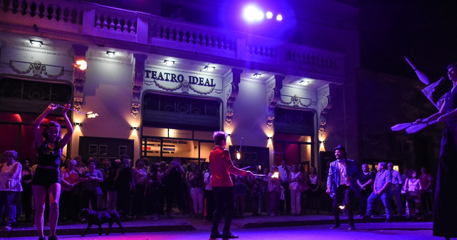 El Teatro Ideal de Venado Tuerto celebró el 33 aniversario de su recuperación histórica con una surtida agenda cultural.