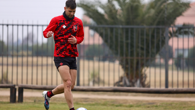 Lautaro Giannetti, durante la práctica de Newell's de este domingo por la mañana.