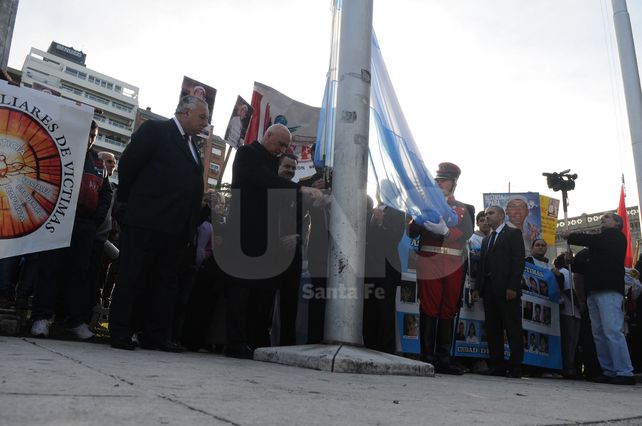 Frenar la violencia, el eje de los discursos en el acto del 25 de Mayo