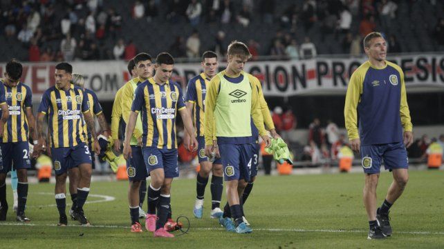 Central no hizo pie en el Monumental y se fue goleado. Holan sufrió su segunda derrota al mando.