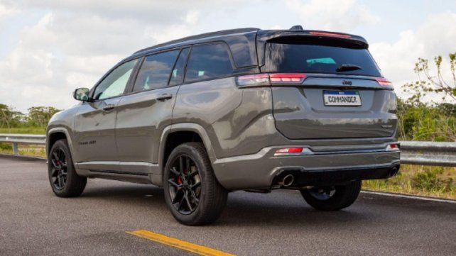Nuevos Jeep Blackhawk: potencia