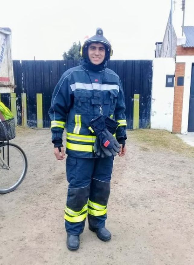 Bombero gualeyo salvó la vida de una bebé que se ahogaba
