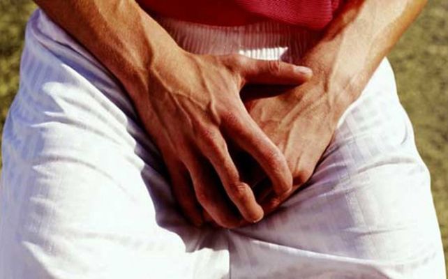 El joven chino decidió ponerle punto final a su miembro viril.