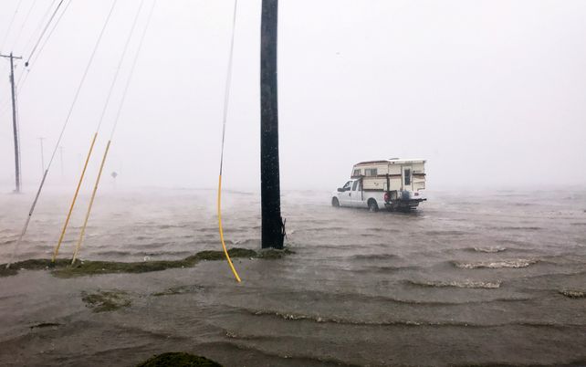 Texas: Harvey dejó dos muertos y temor por inundaciones catastróficas