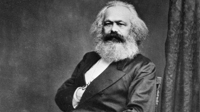 Karl Marx hizo avanzar el conocimiento de las relaciones económico-sociales.