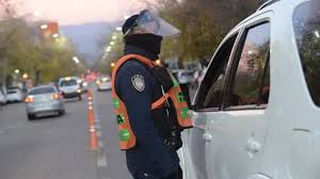 Los que violaron la cuarentena en Mendoza quedarán libres de culpa y cargo con la donación de dos cajas de leche en polvo.
