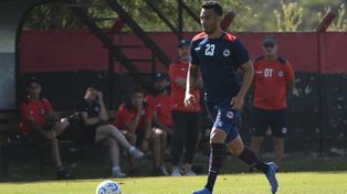 Ascenso. Nery Domínguez jugó su primer partido con la camiseta del Matador ante la reserva de Newell’s en el predio de Bella Vista. &nbsp;