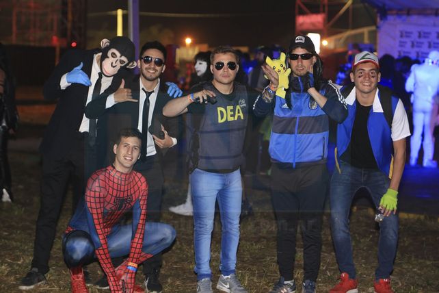 El segundo envío de las fotos en la Fiesta de Disfraces 2018