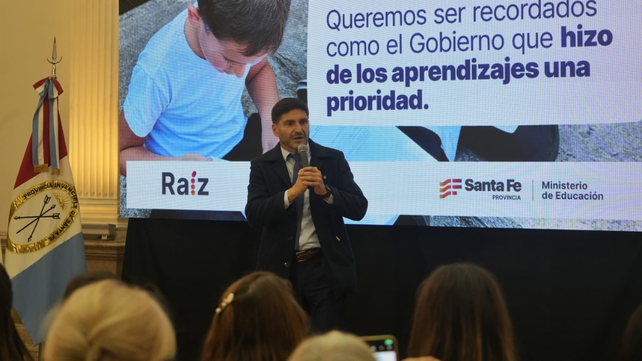 El gobernador durante la presentación de los resultados de las pruebas de lectura