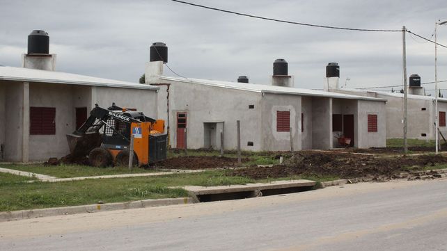Denuncian a una mutual por el cobro indebido a adjudicatarios de viviendas