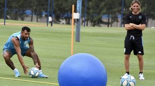 El Racing de Beccacece sale a la cancha en San Juan