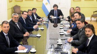 Milei reunido con los diputados de la UCR que avalaron el veto a la ley de movilidad jubilatoria