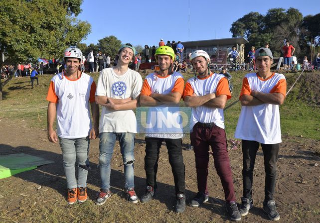 Vuelven a volar en el exhipópdromo