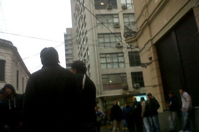 Manifestación y corte de tránsito en el microcentro santafesino