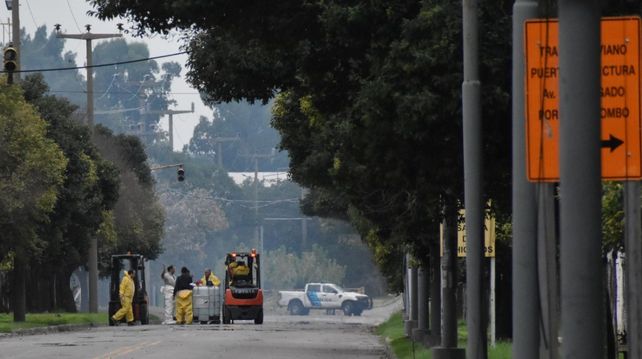 Maniobras de contención en la zona de la fábrica de agroquímicos Atanor