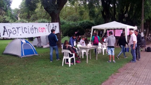 Familiares y compañeros de Micaela García aúnan esfuerzos para lograr su aparición con vida