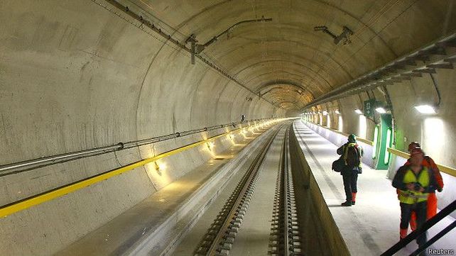 Se inauguró el túnel más largo y profundo del mundo que recorre 57 kilómetros en 20 minutos