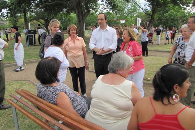 Ahora, la Plaza Abreu luce renovada y cuenta con su propio playón