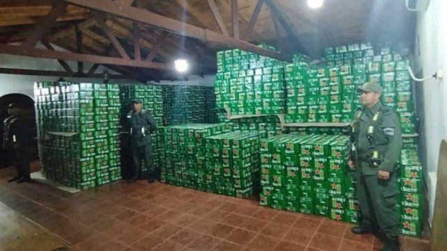 Gendarmería frenó el ingreso de un cargamento de latas de cerveza en ruta 14. El transportista no tenía la documentación correspondiente para ingresar la bebida