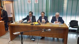 Causa por amenaza: Allende fue sobreseído y la exministra Velázquez anunció que irá a la Corte