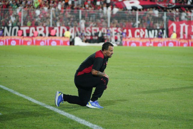 Cristian Fabbiani comenzó de mayor a menor y en el último tramo el equipo cayó en un pozo. Un final que no sorprendió en Newells.