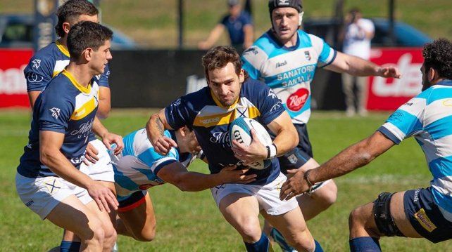 Nicolás Sánchez cuando jugó para el Tucumán Lawn Tenis en Santa Fe frente al CRAI.