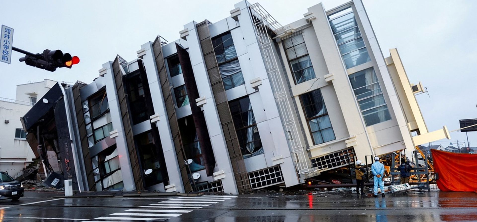 Un edificio derrumbado después de un terremoto, en Wajima, Japón. Foto: REUTERS/Kim Kyung-Hoon Un edificio derrumbado después de un terremoto, en Wajima, Japón. Foto: REUTERS/Kim Kyung-Hoon