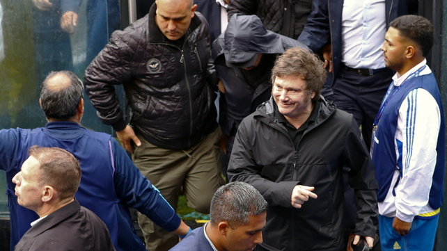 Javier Milei fue a votar en las elecciones de Boca
