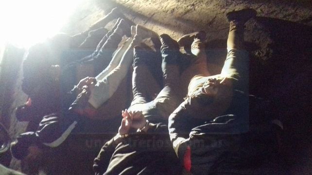 A la Alcaidía. Los cuatro cordobeses y el entrerriano quedaron presos.