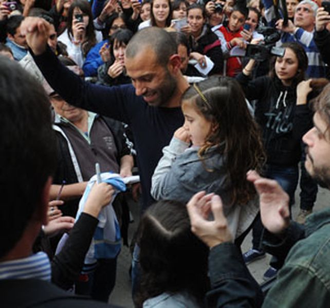 Javier Mascherano ya tiene una canción que le rinde homenaje