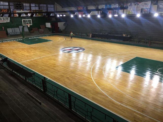 Los ediles hasta eligieron el lugar: el club Sportivo América. No más de tres rounds y hacemos que la gente se divierta un rato viendo a dos payasos dirimiendo sus cuestiones